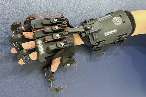 Stretch hand-0